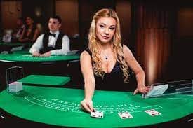 Antarmuka Olahraga Virtual di lucky draw menampilkan simulasi pertandingan sepak bola real-time